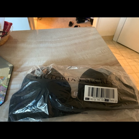 Bras - Picture 6 of 7